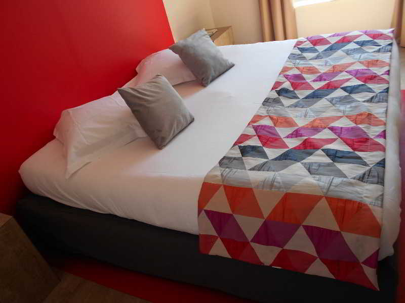 Hotel Stanley By Happyculture Nancy Bagian luar foto